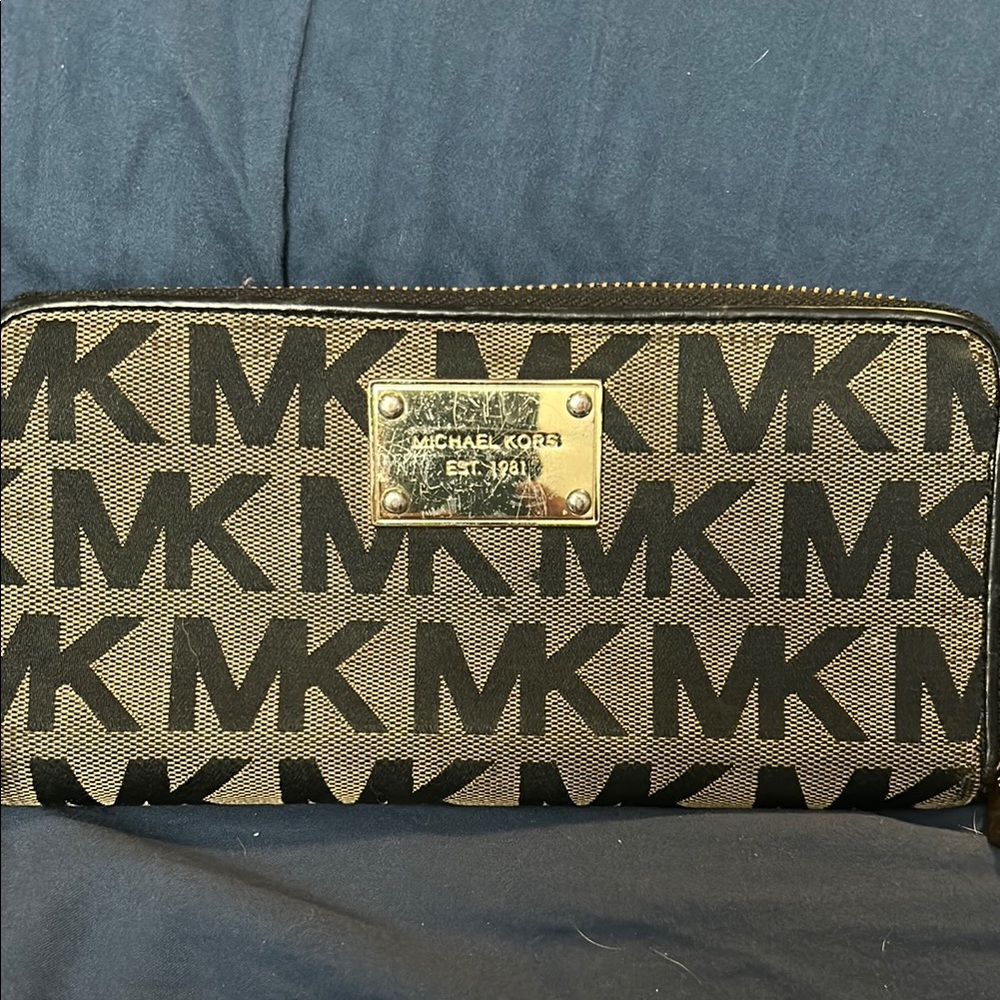 Michael Kors Black and Tan Wallet